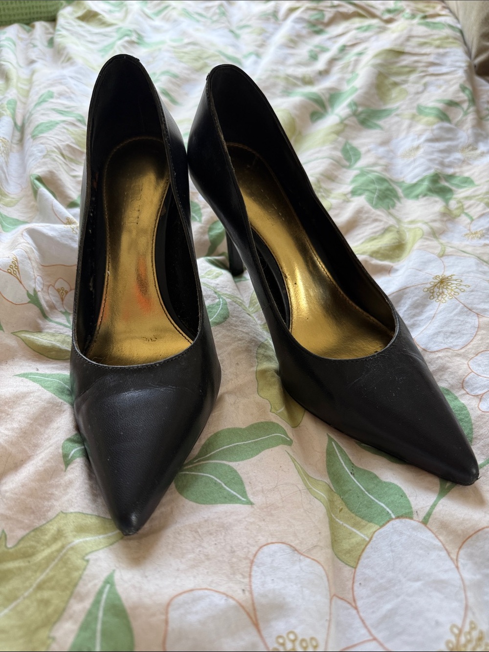 Lauren Ralph Lauren Black Pointed-Toe Stiletto Pumps with Gold Lining